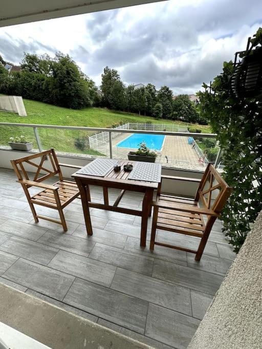 Appartement Cosy Avec Balcon Et Piscine 브장송 외부 사진