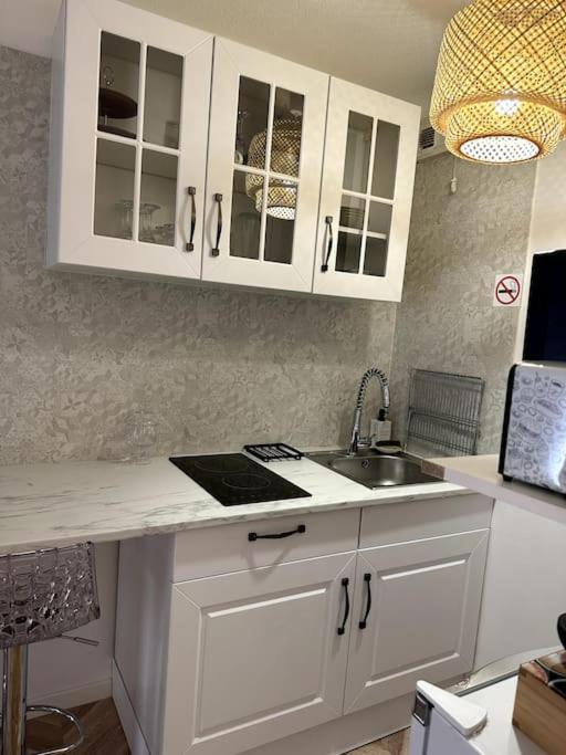 Appartement Cosy Avec Balcon Et Piscine 브장송 외부 사진